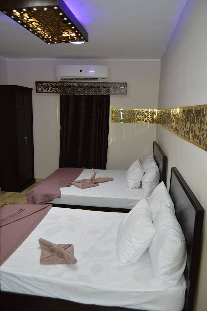 Bed & Breakfast Comfort Pyramids Inn