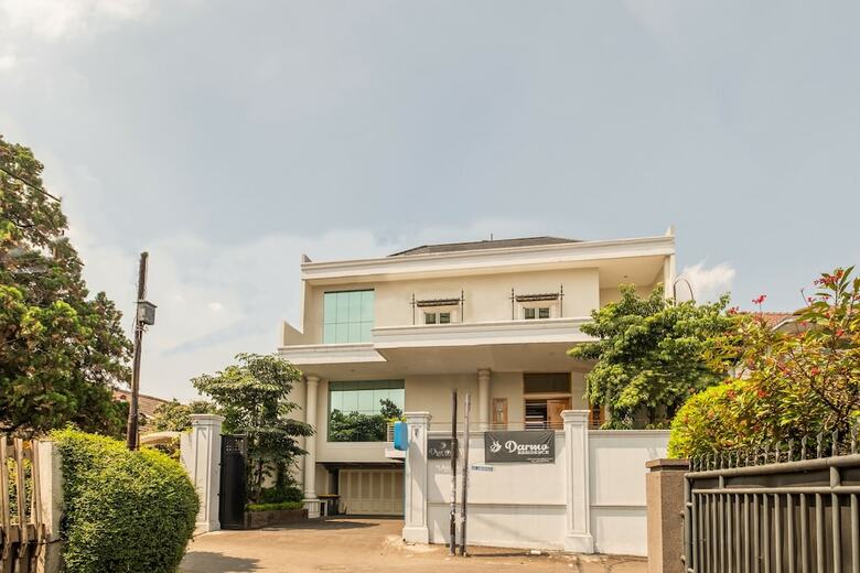 Hostal Oyo 1308 Darmo Residence