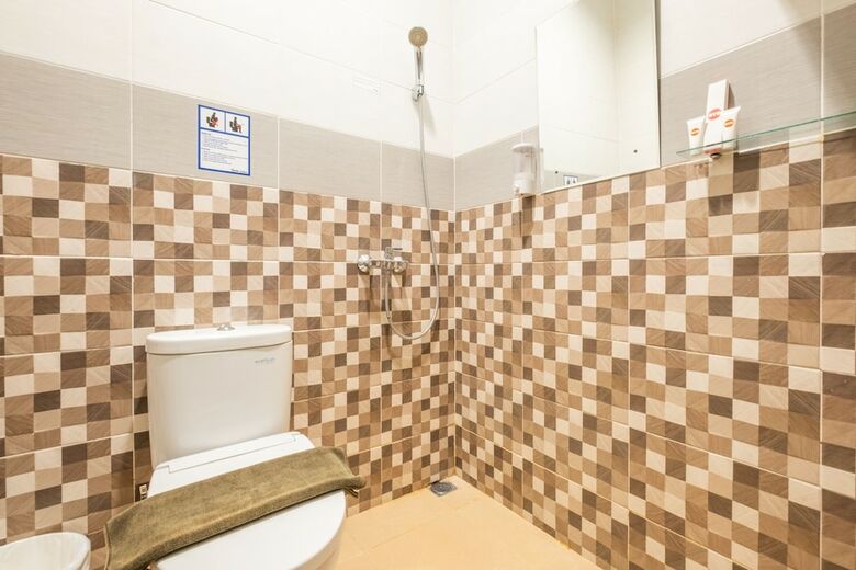 Hostal Oyo 1308 Darmo Residence