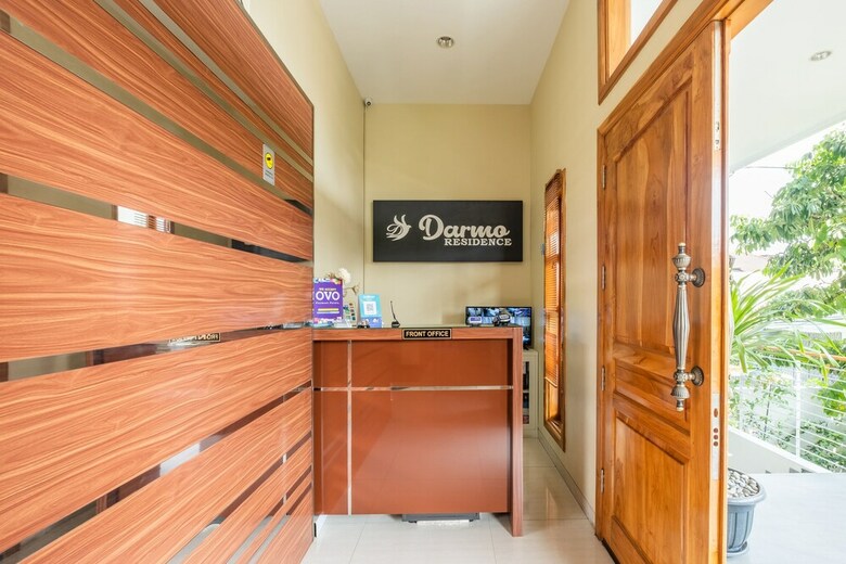 Hostal Oyo 1308 Darmo Residence