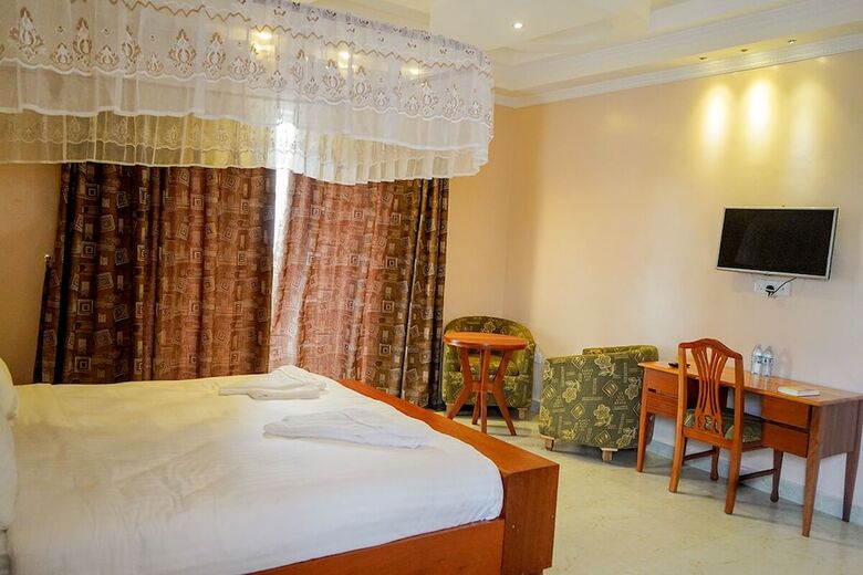 Hotel Emmaus Guest House