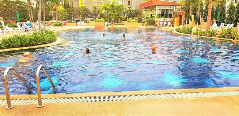 Apartamentos Sea View At Jomtien Beach