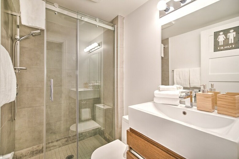 Apartamentos The Main 306 Central Modern Mezzanine Liv Mtl