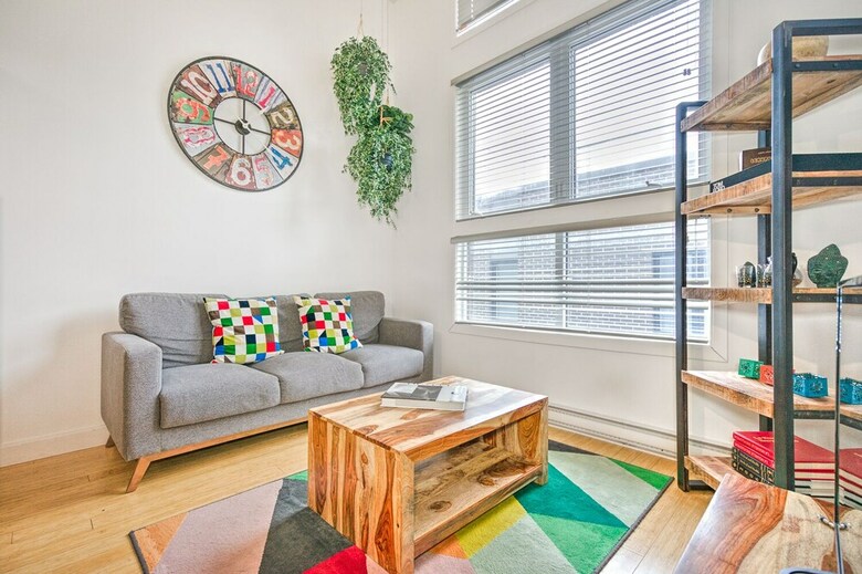 Apartamentos The Main 306 Central Modern Mezzanine Liv Mtl