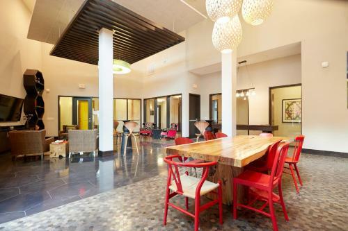 Sonder - Southtown Apartments