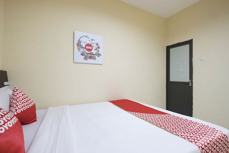 Hostal Oyo 1075 Rumah Indah Losari Inn
