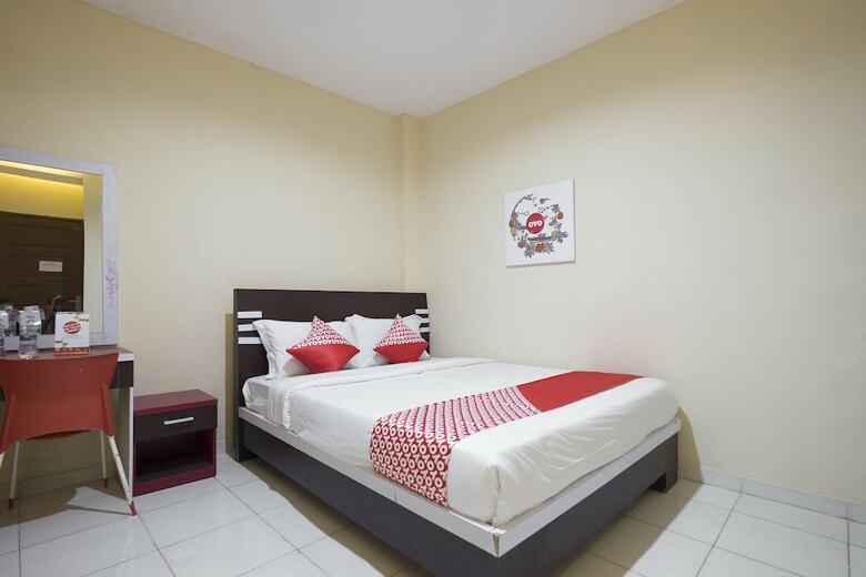 Hostal Oyo 1075 Rumah Indah Losari Inn