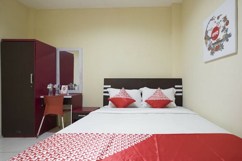 Hostal Oyo 1075 Rumah Indah Losari Inn