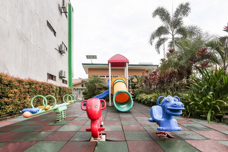 Hotel Oyo 390 Ben's Green Town