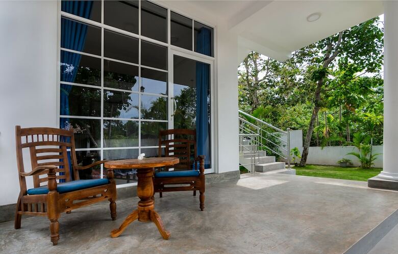 Hotel Pearl Villa Welhengoda