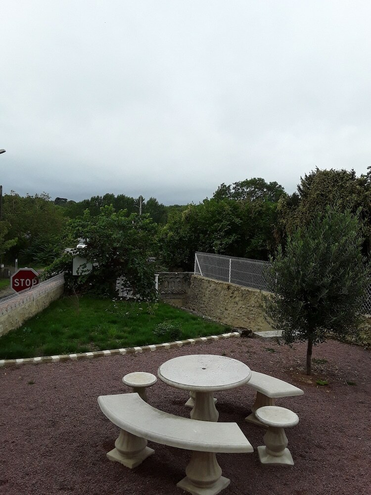 Hotel Manoir Le Sequoia