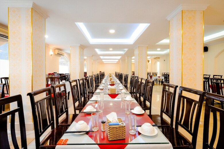 Oyo 269 Moet Hotel