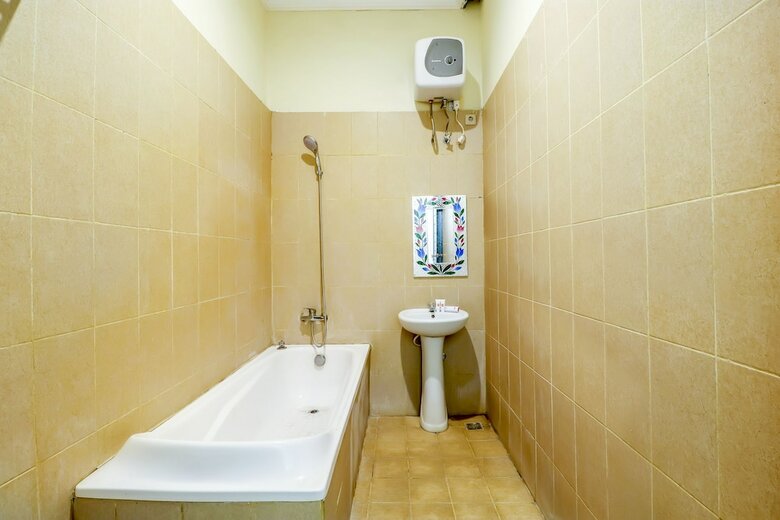 Hostal Oyo 1193 Asri House