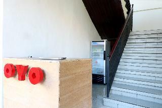 Hostal Oyo 1193 Asri House