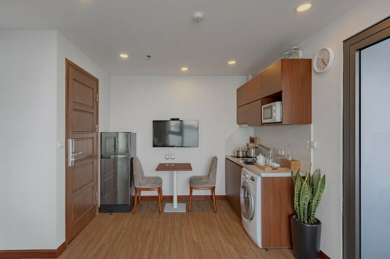 Aparthotel Moon West Lake Serviced Apartment