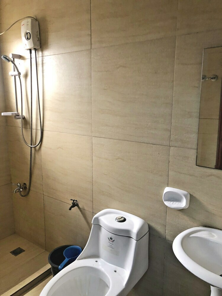 Cosmo Hotel Espana Near Ust