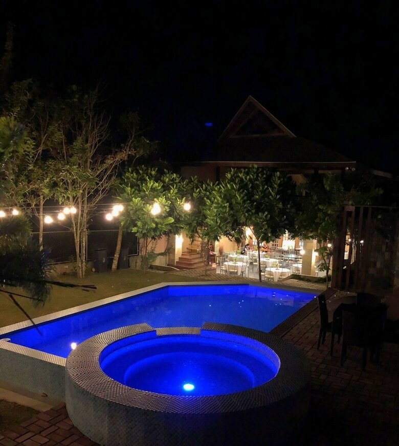 Hotel Asian Village Tagaytay
