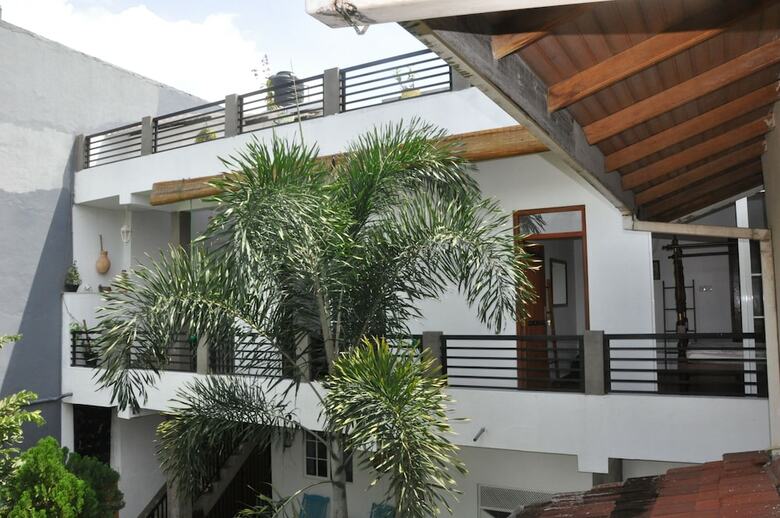 Hotel Molesworth Homestay
