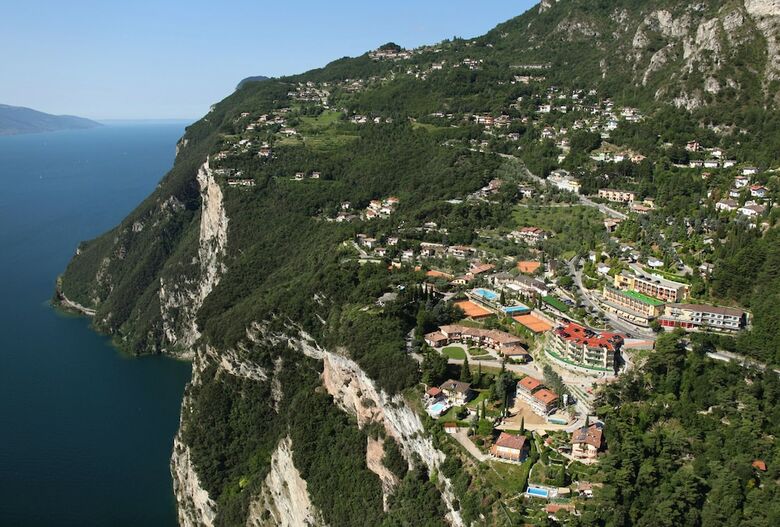 Hotel Village Bazzanega
