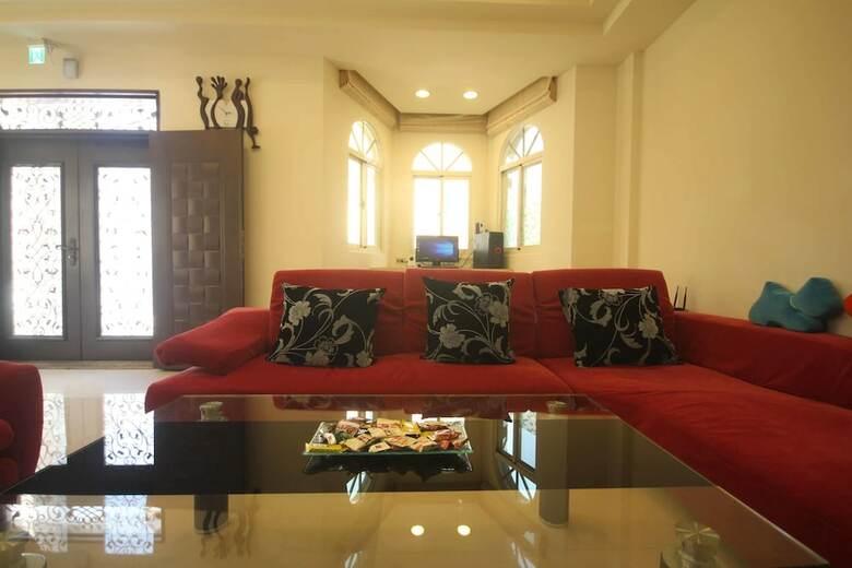 Hotel Dameile Homestay