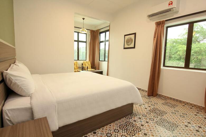 Hotel Pearl Inn