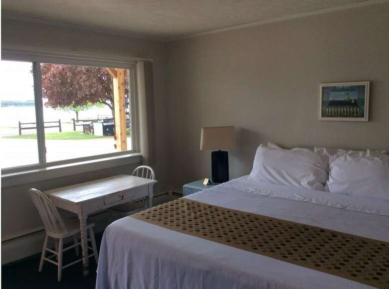 Portage Lake Motel