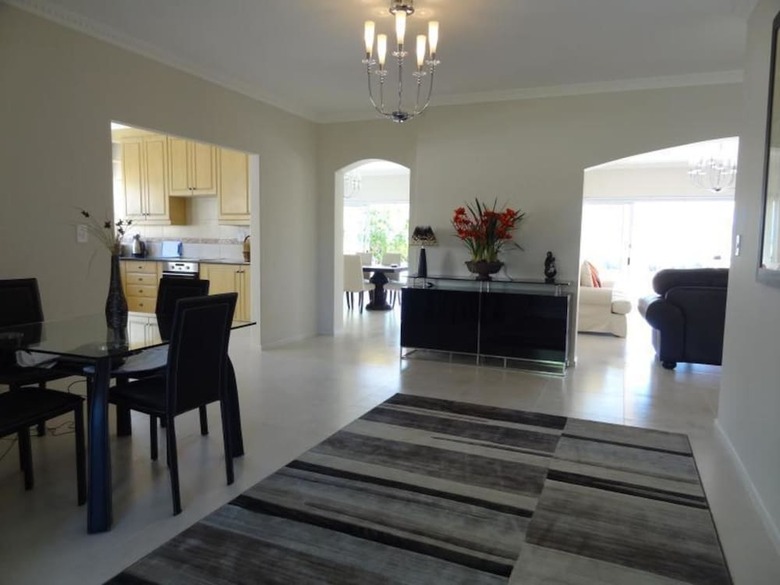 Villa Lake Michelle.. Cape Town