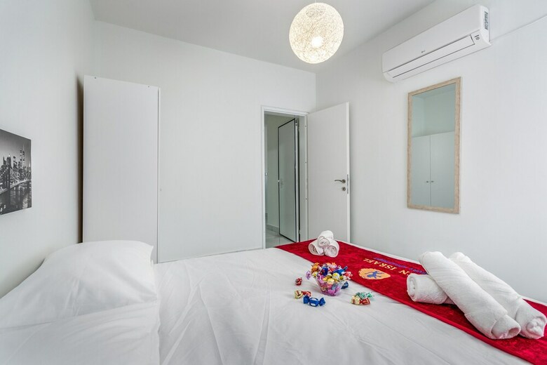 Even Israel Apartments