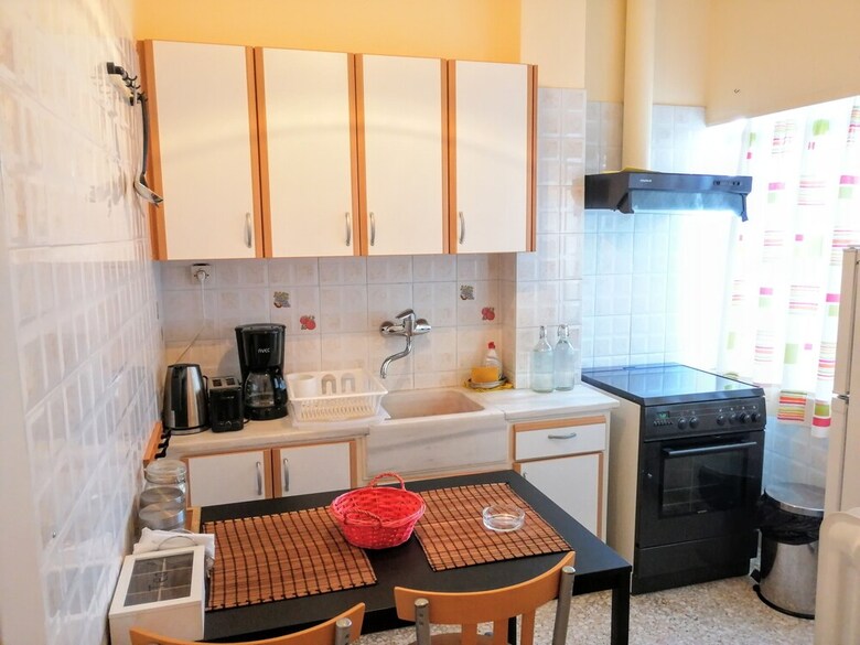 Cozy Apartment Near Acropolis
