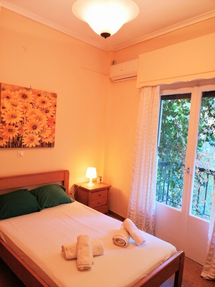 Cozy Apartment Near Acropolis