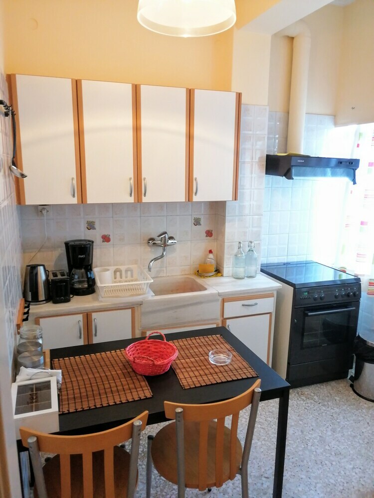 Cozy Apartment Near Acropolis
