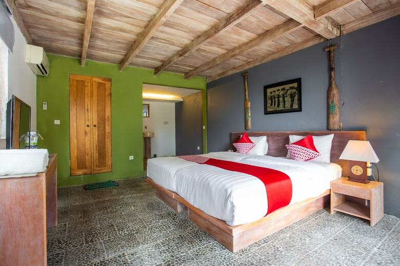 Hotel Oyo 1215 Tree House Villa