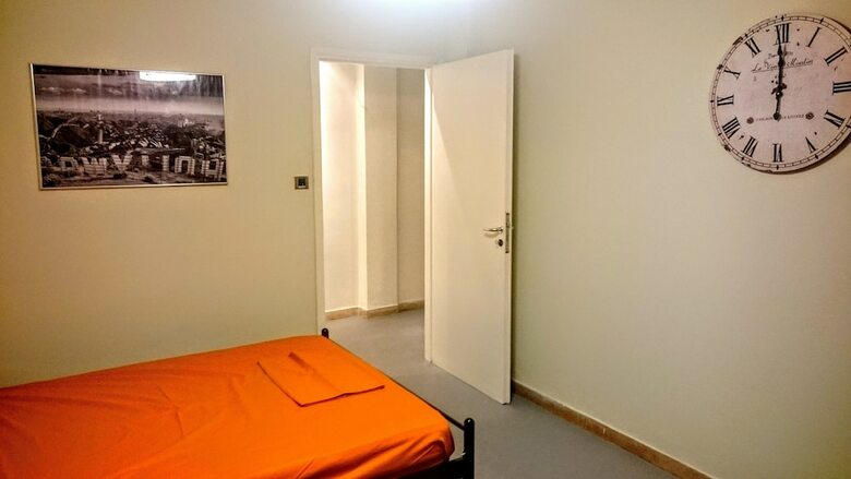 Spacious Apartment In Athens