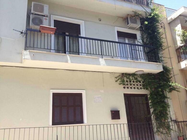 Spacious Apartment In Athens