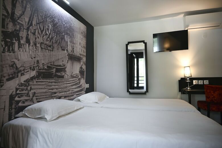 Marina Bay Hotels