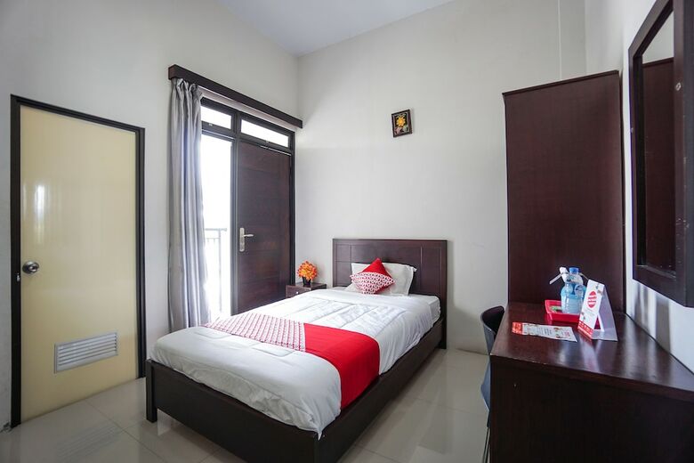 Hostal Oyo 1236 Elite Residence