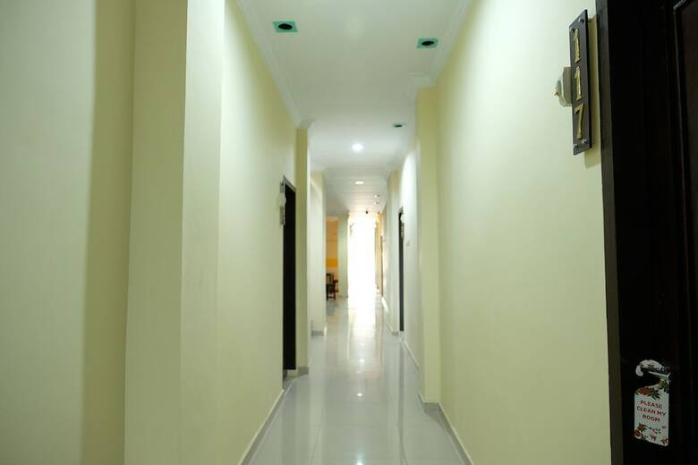 Hostal Oyo 1149 Hotel Mustika