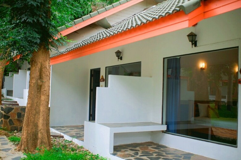 Hotel Baanrai Riverkkwai Resort