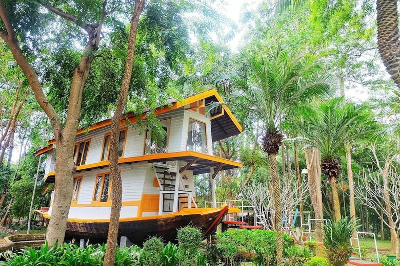 Hotel Baanrai Riverkkwai Resort