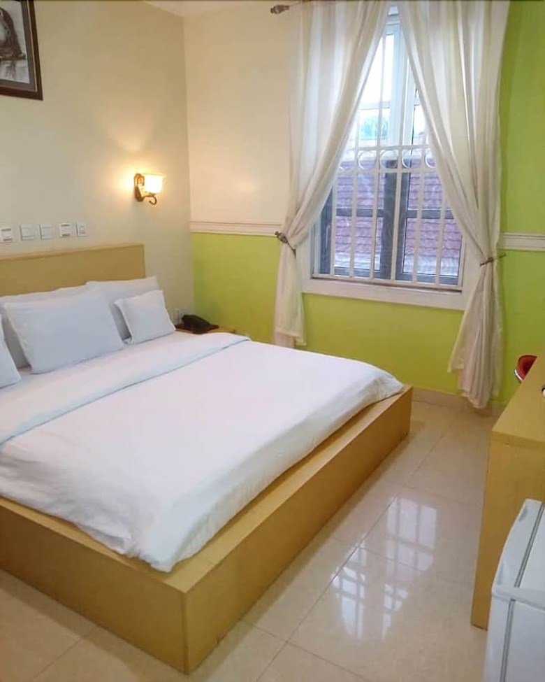 Utopia Hotel
