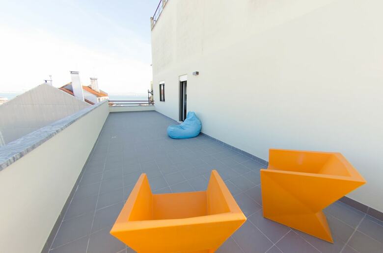 Stunning Apartment With 2br