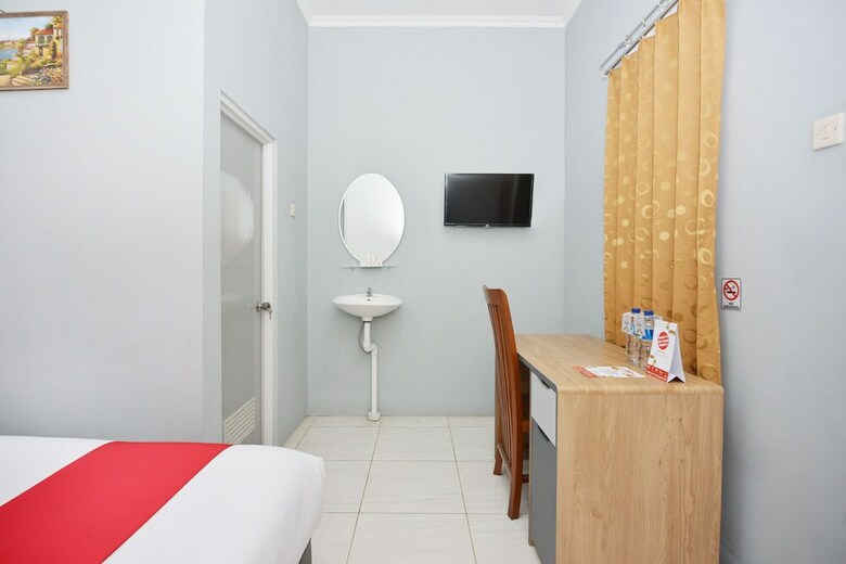 Hostal Oyo 1303 Golden Inn 2