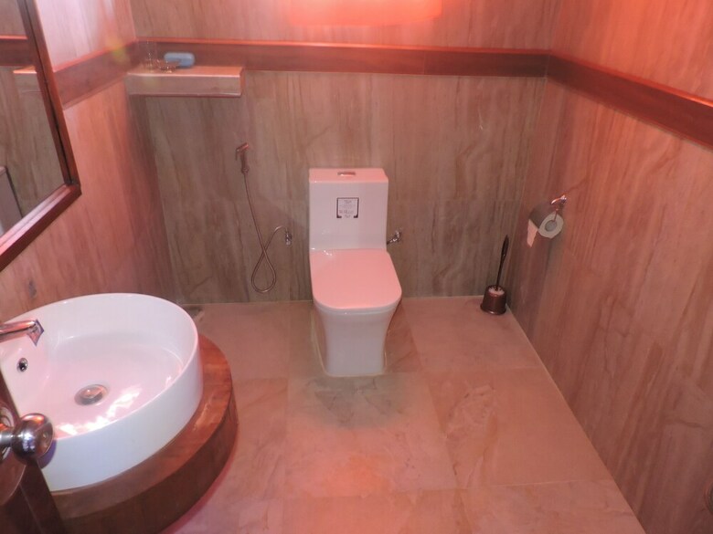 Hotel White Tower Villa  Sri Lanaka