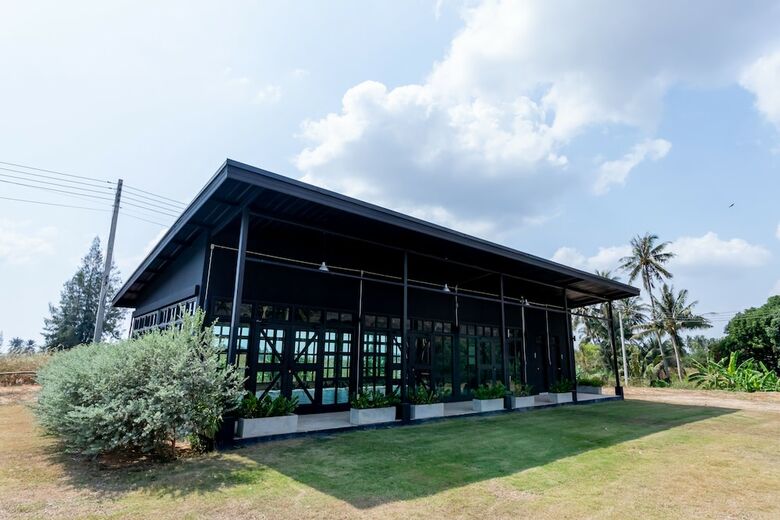 Hotel The Barn Huahin