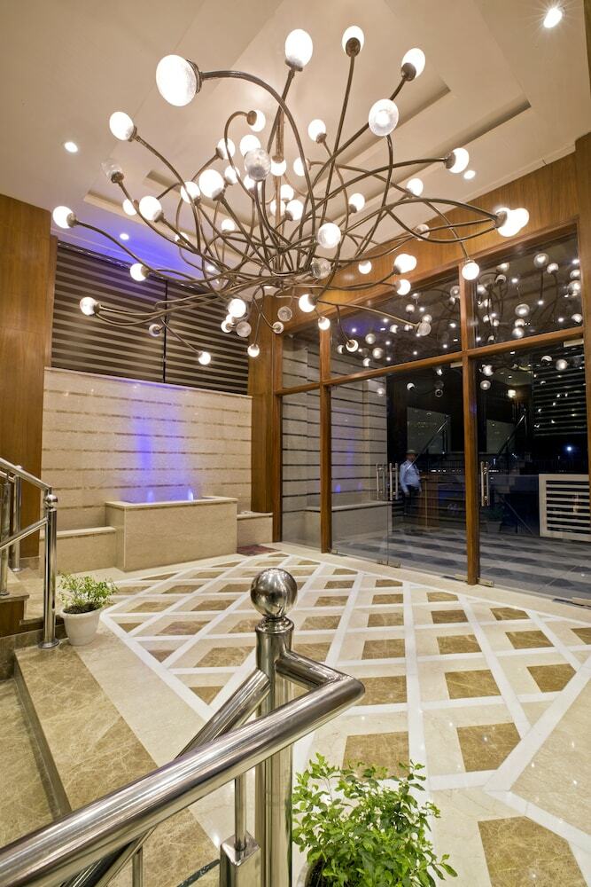 Hotel Regenta Central Noida