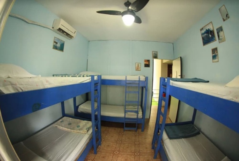 Hostal Surf N Stay