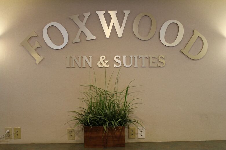 Hotel Foxwood Inn & Suites