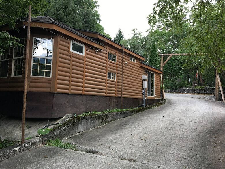 Hakuba Canadian Lodge