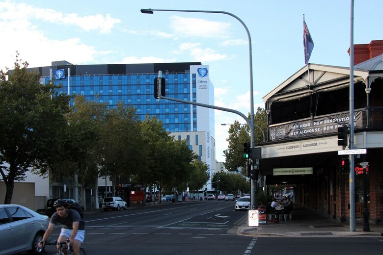 Adelaide Central Apartment - 3br, 2bath & Carpark