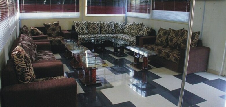Brilliant Hotel And Suites